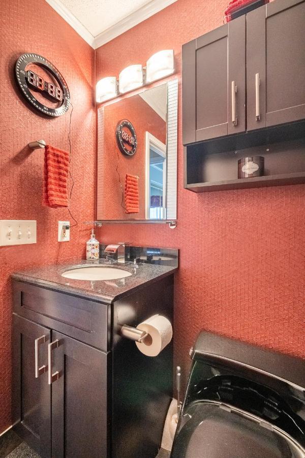 Contemporary Paradise W/ Private Bathroom *
