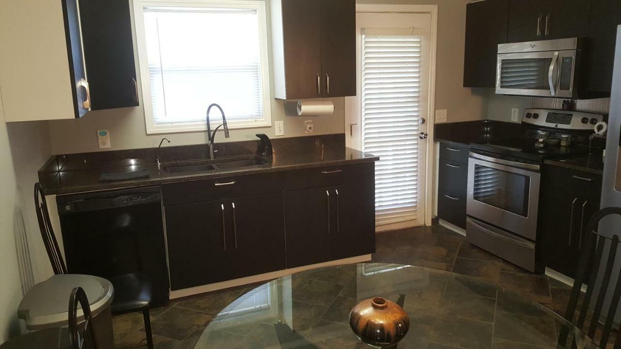 Séjour chez l'habitant Contemporary Paradise W/ Private Bathroom *